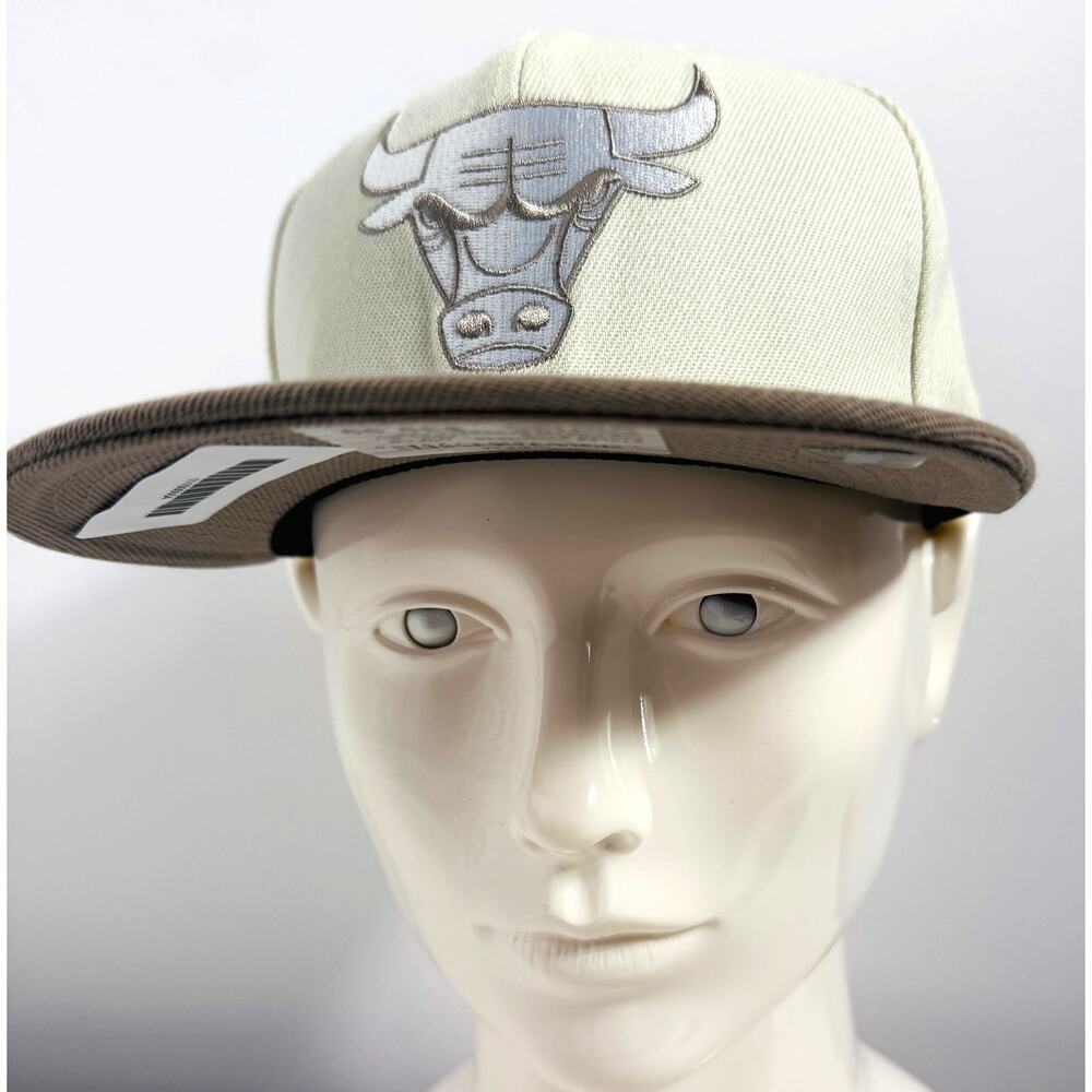 Chicago Bulls Hat COOL Ice‎ Cream / Silver Ultra Game NBA SnapBack Cap NBA